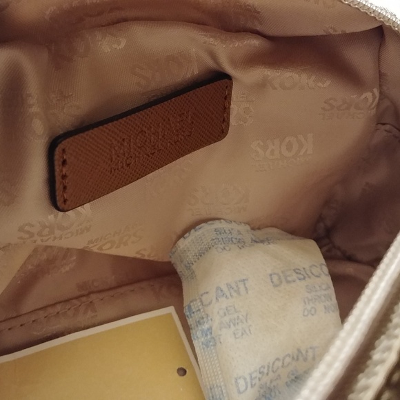 Michael Kors toiletry bag - Picture 3 of 3